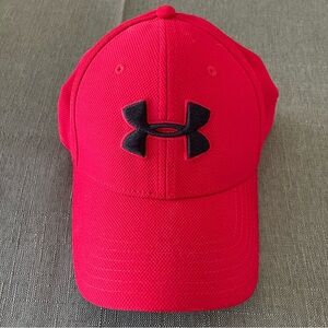 Under Armour "Fitted" Hat -  Red. Mens: M/L.